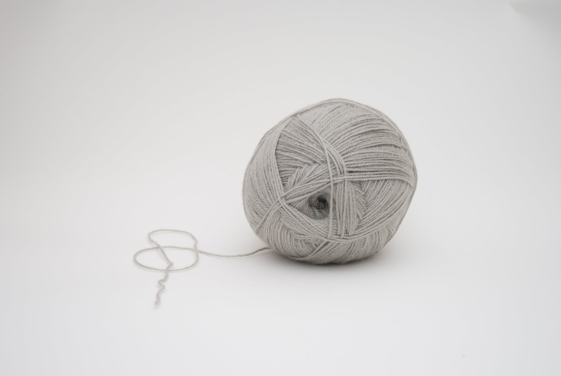 gray yarn ball